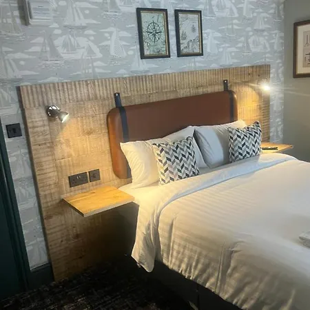 The White Bear 5*